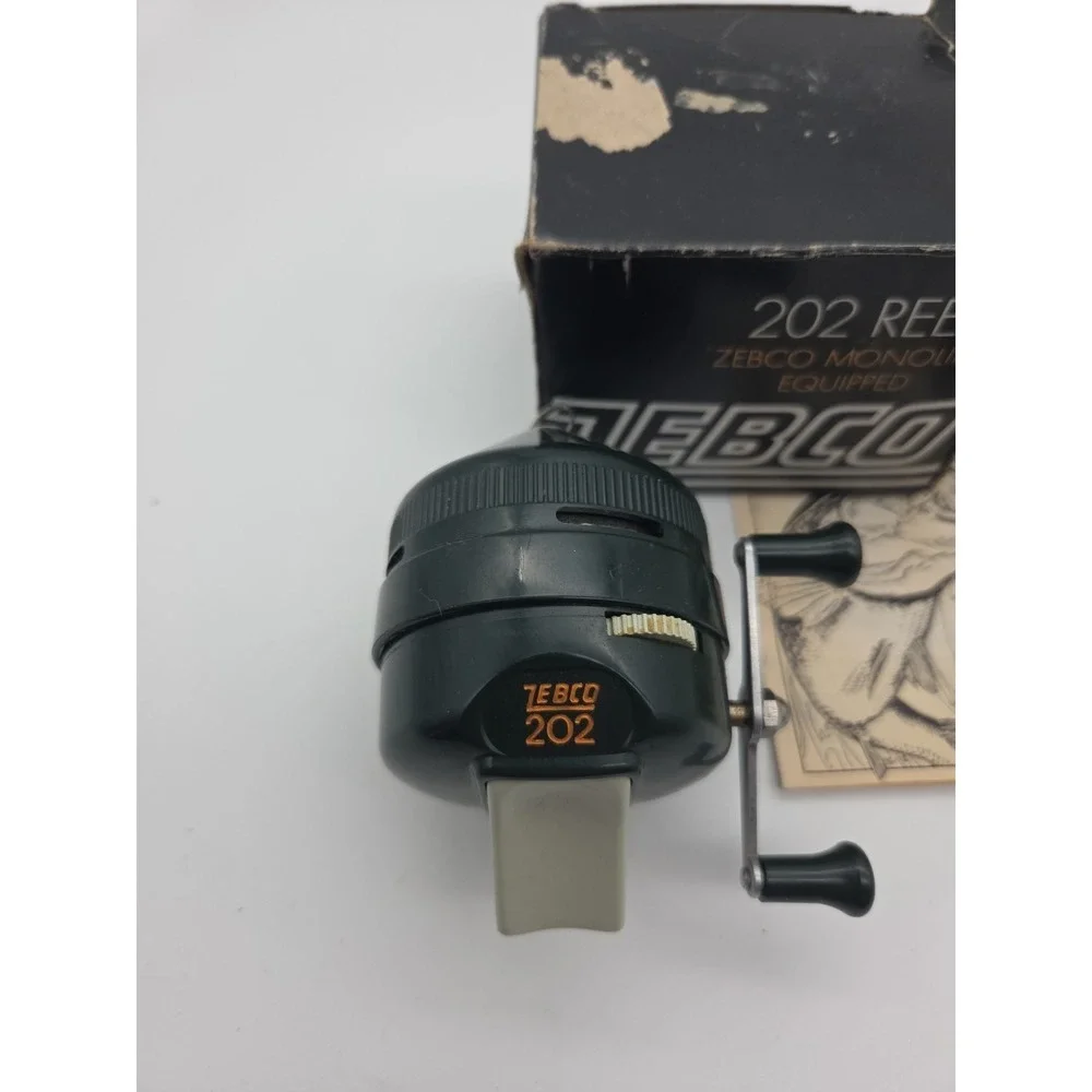 FISHING REEL ZEBCO 202 CLOSED REEL MADE IN AMERICA TESTED WORKING With BOX